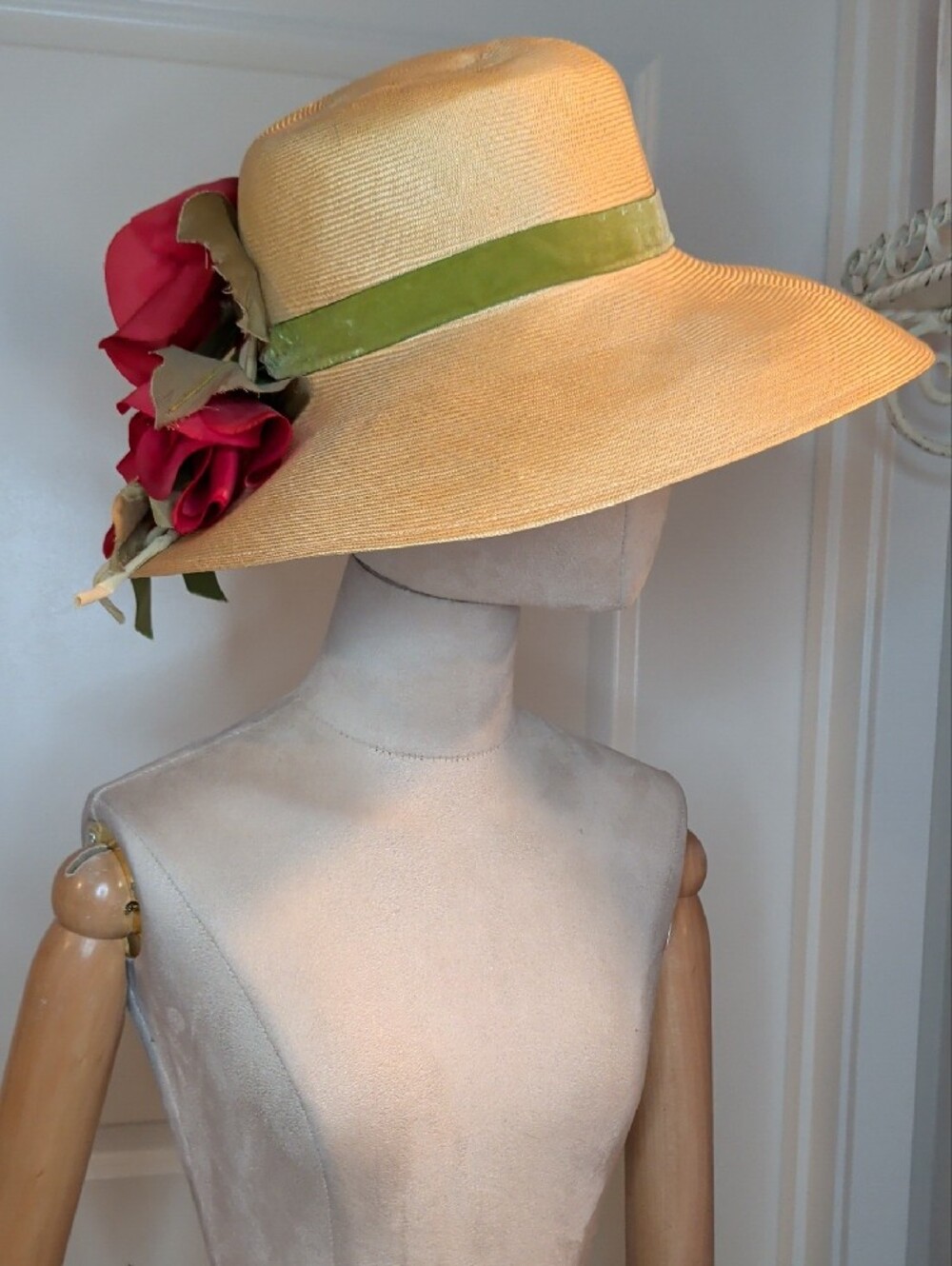 Vintage 1950s Jack McConnell Straw Hat w/ Large Red Flowers 22" MCM